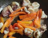 Foto del paso 2 de la receta Arroz con chipirones y setas