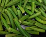 A picture of step 2 of Bhindi gosht salan (Lady finger, Okra).