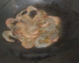Foto langkah ke 2 dari resep Sayur Oyong Telur Udang.