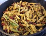 Une image de l'étape 12 de Bâtonnets de pommes de terre charlotte aux herbes aromatiques et tomates séchées.