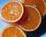 Foto del paso 2 de la receta: Torta invertida de naranja con harina integral y miel🍊