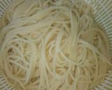Hình bước làm 1 của món Mì Ý Tôm Sốt Kem Phô Mai (Creamy Shrimp Pasta)