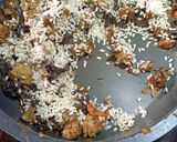 Foto del paso 9 de la receta: Arroz con Butifarra, Rovellons, Trompetas de la Muerte y Champiñones Portobello