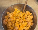 Zöldfűszeres tőkehalfilé pangó morzsás édes burgonyával - FM konyhája recept fázis 3 fotója