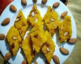 A picture of step 4 of Mango rava barfi.