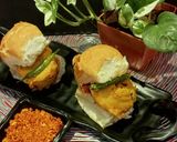A picture of step 9 of Mumbai Style Vada Pav.