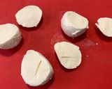 Foto del passaggio 2 della ricetta Burger di mozzarella, con tonno maionese capperi e basilico fresco