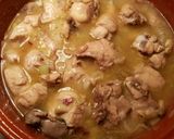 Foto del paso 12 de la receta Pollo en salsa de ajos con patatas fritas
