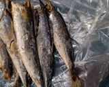 Foto langkah ke 1 dari resep Balado Terong ikan asin rebus.