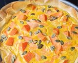 Une image de l'étape 2 de Tarte de patates douces, lait de coco, curry, saumon fumé et graines de courges.