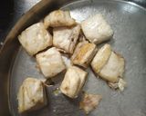 A picture of step 1 of Fry fish with fresh garlic.