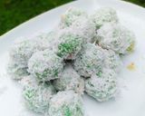 Foto langkah ke 6 dari resep Klepon Ketan Gula Merah.