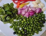 Foto langkah ke 1 dari resep Tumis Oncom Leunca Kemangi.