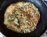 A picture of step 2 of Spanish omelet.