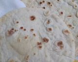 Foto del paso 4 de la receta: Pan chato sin manteca ni grasa símil piadina