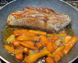 Foto del paso 4 de la receta: Solomillo en salsa con champiñones, puré de patata y compota de pera