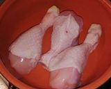 Foto del passaggio 1 della ricetta Dolce nero con fusi di pollo al vincotto d'uva e mandorle