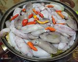 Foto langkah ke 2 dari resep Tumis sontong pedas hitam.