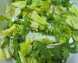 Foto del paso 1 de la receta: Ensalada de la huerta: hojas verdes, remolacha y melocotón natural con queso de cabra caramelizado