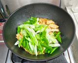蔥爆椒鹽虱目魚柳(簡單料理）的食譜步驟10照片