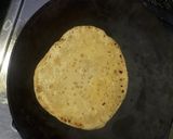 A picture of step 4 of Cheese chapatti.
