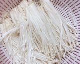 Hình bước làm 1 của món Nấm kim chấm xốt ớt