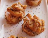 Foto del paso 15 de la receta: Muslitos de pollo relleno de gambas con sepia en salsa de avellanas y cava