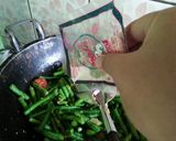 Foto langkah ke 5 dari resep Tumis Kacang Panjang Paling Simple + Enak.