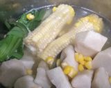 Hình bước làm 3 của món Chè bắp,khoai môn,nấm tuyết và lá cẩm