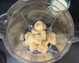 A picture of step 2 of 3-Ingredient Chocolate Banana Smoothie.