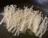 Foto langkah ke 1 dari resep Pakcoy Jamur Enoki Saus Tiram.