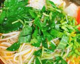 Hình bước làm 4 của món Canh Chua Giá Đỗ Nấm Kim Châm