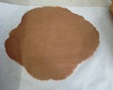 Une image de l'étape 1 de Biscuits coeur fourrés au chocolat blanc.