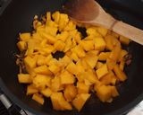 A picture of step 4 of Mango Chutney.