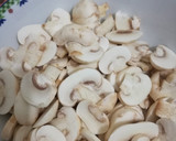 Foto del paso 1 de la receta: Arroz con salsa de champiñones y champiñones