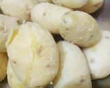 A picture of step 5 of Aloo curry.