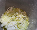 Foto del paso 1 de la receta: Tacos de atún con cebolla