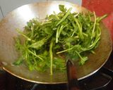 Foto langkah ke 2 dari resep Tumis toge dan selada air.