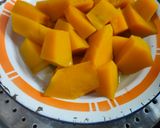 Foto langkah ke 1 dari resep Pumpkin Soup + garlic bread.