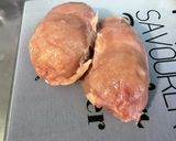 Une image de l'étape 1 de Poulet mariné aux aubergines et parmesan.