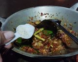 Foto langkah ke 6 dari resep Cumi Cabai Pedas.