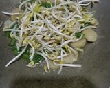 Foto langkah ke 2 dari resep Tumis Kacang Panjang Toge Bakso.