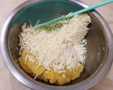 Foto langkah ke 3 dari resep Kastengel no mixer.