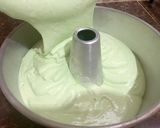 Foto langkah ke 6 dari resep Pandan chiffon cake - Enak, lembut dan tidak seret.