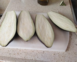 Foto del paso 1 de la receta: Berenjenas rellenas de atún