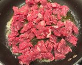 A picture of step 1 of Beef Stroganoff.