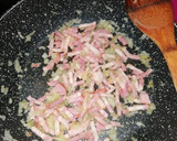 Foto del paso 2 de la receta: Tallarines con queso Philadelphia y bacon