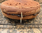Foto del paso 8 de la receta: Pastel al Cointreau relleno con crema de chocolate y mermelada
