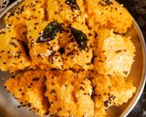 A picture of step 6 of Khaman dhokla.