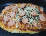 Foto langkah ke 4 dari resep Pizza sat'set tanpa proofing.
